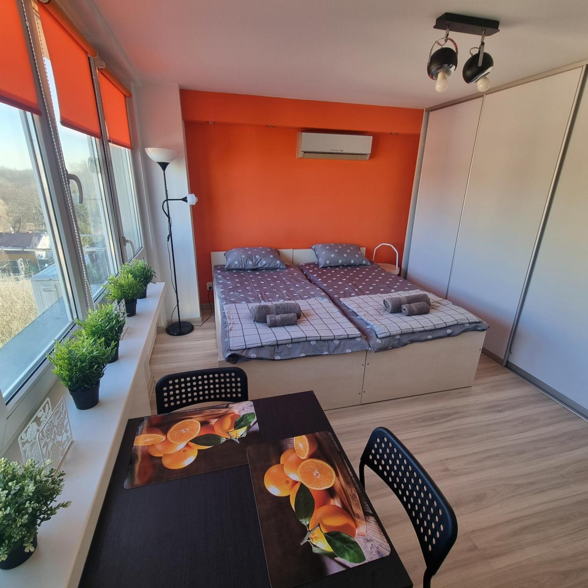 Leilighet Orange